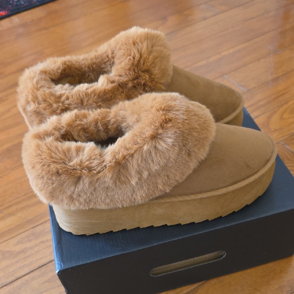 CHESTNUT BOOTS Size 8. FASHION NOVA. BRAND NEW.